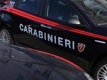 Giallo a Varcaturo, 67enne morto in casa con il volto tumefatto Giallo a Varcaturo, 67enne morto in casa con il volto tumefatto