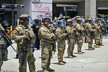 Proteste Los Angeles, corte d'appello autorizza Trump a tenere Guardia Nazionale