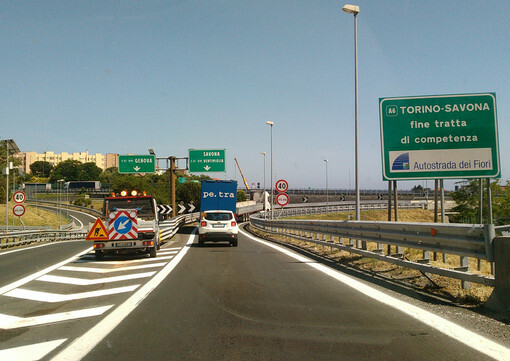 Autostrade, dal 2026 arriva il rimborso del pedaggio: una svolta attesa da chi vive l’incubo dei cantieri sulla A10 e A6 Autostrade, dal 2026 arriva il rimborso del pedaggio: una svolta attesa da chi vive l’incubo dei cantieri sulla A10 e A6