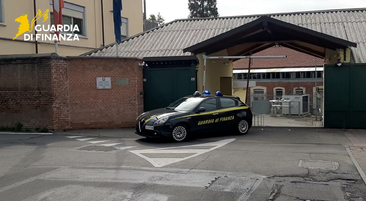Auto della Guardia di Finanza, fotografia illustrativa della fonte