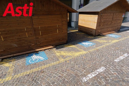 Stalli per disabili occupati, il Comune: &quot;Si potrà parcheggiare sugli stalli blu di piazza Alfieri senza sanzioni&quot;