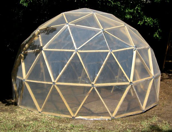 Il progetto BimbiSvegli, diventa associazione e installa una cupola  geodetica con planetario a Serravalle 