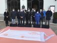 Foto di gruppo per i presenti alla consegna