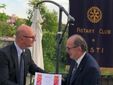 Stobbione consegna l’”Attestato di Aprrezzamento” del Rotary International a Giorgio Gianuzzi