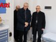 Il cardinal Biffi e il vescovo Prastaro durante la visita all'ambulatorio il giorno dell'inaugurazione (ph. Merfephoto - Efrem Zanchettin)