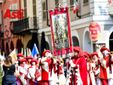 La sbandierata dell'Asta in piazza San Secondo (Fotoservizio Gauzzone, Merphefoto, Olimpi)