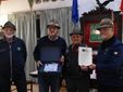 La consegna degli attestati al novantenne Alpino Riccardo Tavano tra Fausone, Pighin e Favero (Ph Signorini)