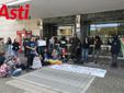 Manifestanti in stazione - Ph. Merfephoto