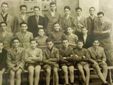 Perniola in seconda media, con i suoi compagni di classe della Brofferio, nei primi anni Cinquanta. Ultima fila in alto, quinto partendo da sinistra