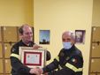 Il Capo Reparto Rocca (a sinistra) con il comandante dei Vigili del Fuoco di Asti