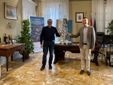 Brindisi tra il sindaco di Costigliole (a sinistra) e di San Damiano