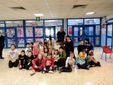 Il maestro Alessandro Fantino e Sara Vergano con alcuni dei ragazzi coinvolti nel progetto