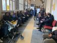 Un'altra immagine della sala d'attesa dell'Anagrafe