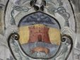 Lo stemma dei Milliavacca su una colonna della Cattedrale cittadina