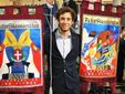 Luca Gippa con i drappi del Paliotto 2019