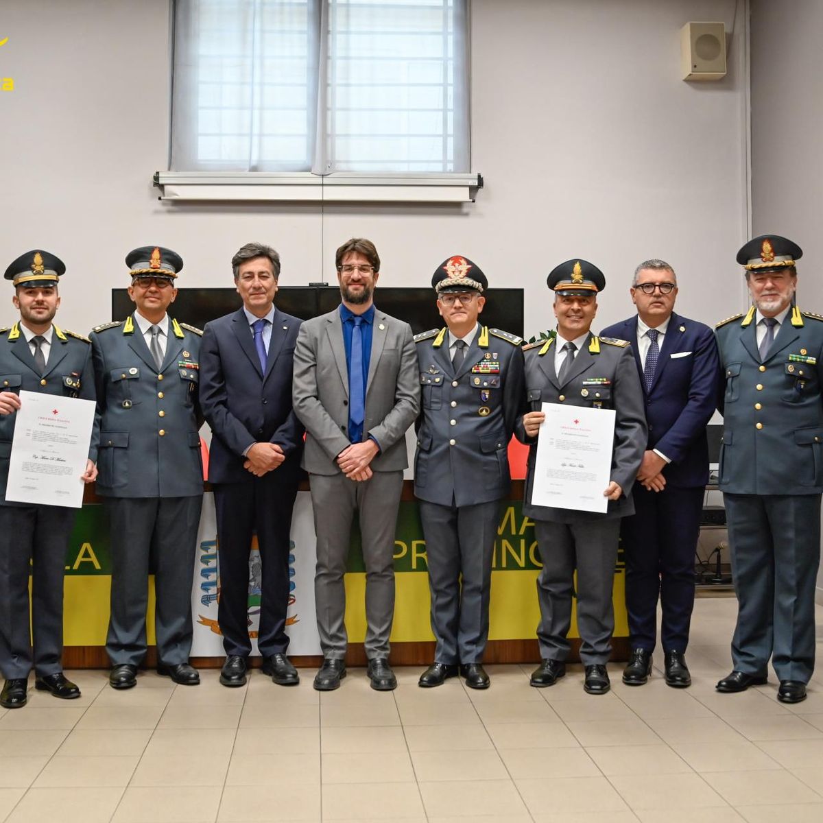 I ringraziamenti della Croce Rossa di Asti alla Guardia di Finanza per la donazione di 28mila litri di gasolio I ringraziamenti della Croce Rossa di Asti alla Guardia di Finanza per la donazione di 28mila litri di gasolio