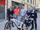 La donazione dell'e bike (Merfephoto)