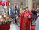 Monsignor Dziwisz ritratto durante la messa solenne