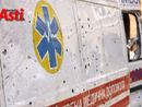 L'ambulanza ucraina crivellata dai colpi russi esposta in piazza San Secondo lo scorso maggio (Merphefoto)