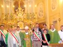Foto di gruppo con il nuovo parroco