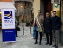 La donazione del defibrillatore nel 2019 con l'ex sindaco Lanzavecchia