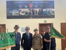 Marco Manzone (al centro) con una delegazione dell'Ana di Asti
