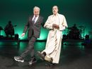 Tullio Solenghi e Massimo Lopez ritratti in una foto di scena (ph. Marco Caselli)