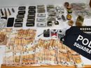 Doppio blitz antidroga della Polizia: sequestrati cocaina, hashish e 20.000 euro Doppio blitz antidroga della Polizia: sequestrati cocaina, hashish e 20.000 euro