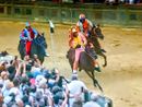 Giuseppe Zedde vince il palio dell' Assunta per Valdimontone Giuseppe Zedde vince il palio dell' Assunta per Valdimontone