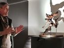Ezio Ferraris e una delle sue opere esposte al museo "L'Anima del Vino" di Castelnuovo Calcea Ezio Ferraris e una delle sue opere esposte al museo "L'Anima del Vino" di Castelnuovo Calcea