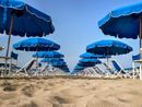 Il caro ombrellone divide turisti e operatori. "Alla gente piace il mare, ma solo se è sostenibile economicamente" Il caro ombrellone divide turisti e operatori. "Alla gente piace il mare, ma solo se è sostenibile economicamente"