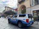 Asti, motociclista senza patente fermato dalla Polizia: raffica di irregolarità
