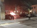 Auto in fiamme nel piazzale della stazione di Asti