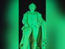 Asti, la statua di Alfieri brilla di verde contro la fibrosi cistica Asti, la statua di Alfieri brilla di verde contro la fibrosi cistica