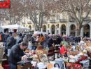 Il mercatino dell'antiquariato in piazza Alfieri Il mercatino dell'antiquariato in piazza Alfieri