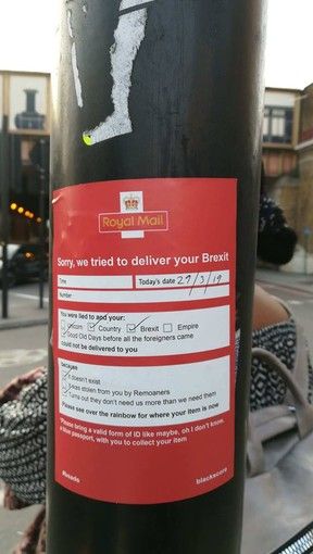 In & Out: la domanda di Settled Status per rimanere nel Regno Unito. Un problema che riguarda molti "expat" In & Out: la domanda di Settled Status per rimanere nel Regno Unito. Un problema che riguarda molti "expat"