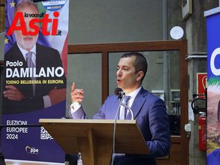 La presentazione, ieri sera, dei candidati di Forza Italia (MerfePhoto)