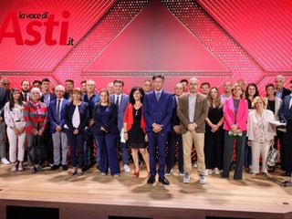 Prefetto e presidente della Provincia ritratti con i sindaci al primo mandato (ph. Merfephoto)