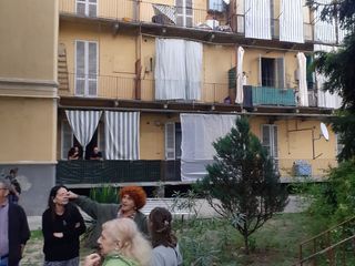Alcune immagini dell'incontro organizzato dal coordinamento in via Dogliotti