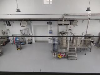 Alessandro e il suo microbirrificio artigianale a Canelli