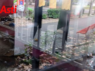 Il degrado dell'ex chiosco (Merphefoto) Il degrado dell'ex chiosco (Merphefoto)
