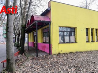 Il degrado dell'ex chiosco (Merphefoto) Il degrado dell'ex chiosco (Merphefoto)