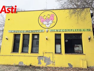 Il degrado dell'ex chiosco (Merphefoto) Il degrado dell'ex chiosco (Merphefoto)