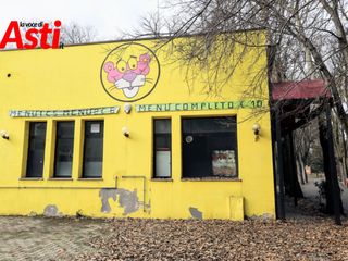 Il degrado dell'ex chiosco (Merphefoto) Il degrado dell'ex chiosco (Merphefoto)