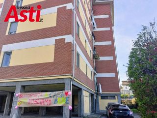 Gli striscioni preparati per festeggiare il suo ritorno a casa (ph. Merfephoto - Efrem Zanchettin)
