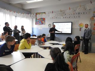 Nelle foto, gli studenti della 3^B della scuola Galileo Ferraris con l’Amministratore Delegato Asp Cimino, il Dirigente Masino e l’assessore Giacomini