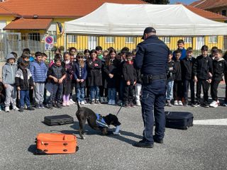 Alcune immagini della 'lezione' tenuta dagli operatori astigiani