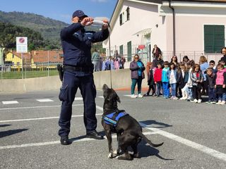 Alcune immagini della 'lezione' tenuta dagli operatori astigiani
