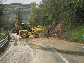 Immagini relative i danni da maltempo sulle strade provinciali