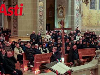 Ricca galleria fotografica della Via Crucis a cura di Merfephoto - Efrem Zanchettin Ricca galleria fotografica della Via Crucis a cura di Merfephoto - Efrem Zanchettin
